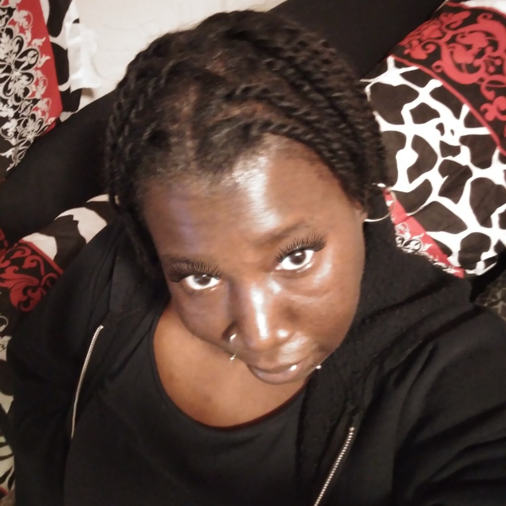 Meet your Posher, Valeria